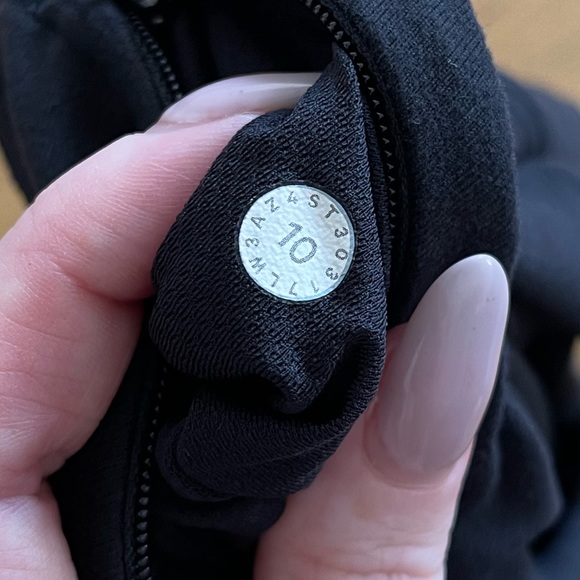 Lululemon Half Zip With Ruffle Wrist & Pleated shoulders Sz 10 - Picture 7 of 7